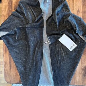 lululemon athletica Exaltation Wrap in Charcoal and Light Gray Stripe